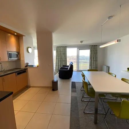 Apartment Near & Marina, Cleaning Included *