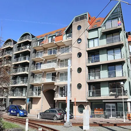 Near & Marina, Cleaning Included Apartment *