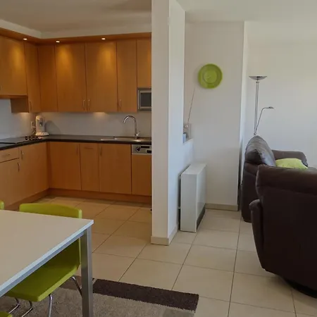 Apartment Near & Marina, Cleaning Included *